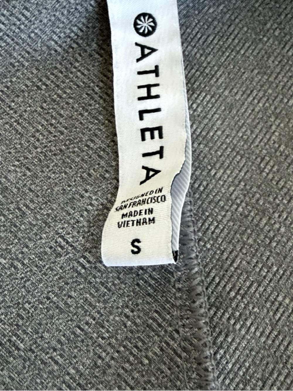 Athleta Women’s Gray Knit Stretch Top with Side Rouching! Small! - Picture 6 of 8